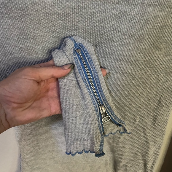 Gray and blue stitch sweater from FreePeople - Picture 2 of 3